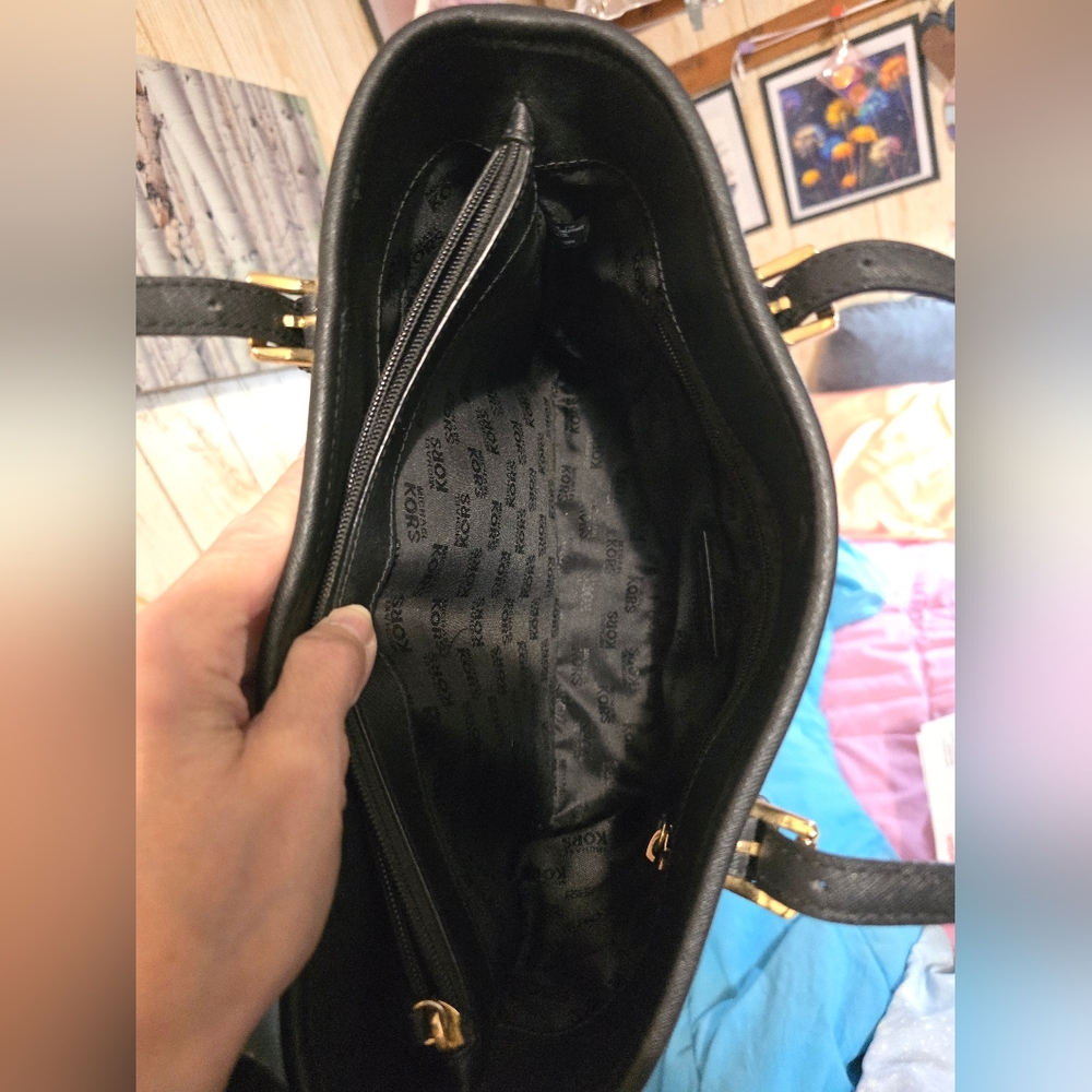 Michael Kors Black Hand Bag - Picture 6 of 10